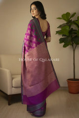 mulmul cotton patola saree back pose