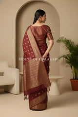 cotton saree back pose