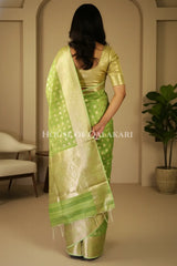cotton saree back pose