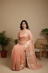 linen saree sitting pose