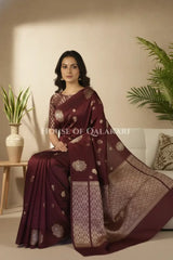 Mango Silk Saree sitting pose