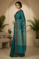 mulmul cotton patola saree 0441 side pose
