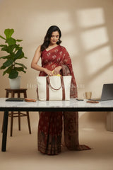 kota cotton kalamkari saree 0452 getting ready pose