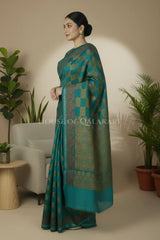 mulmul cotton patola saree 0444 side pose