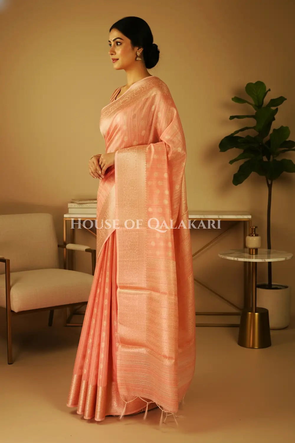 cotton saree side pose