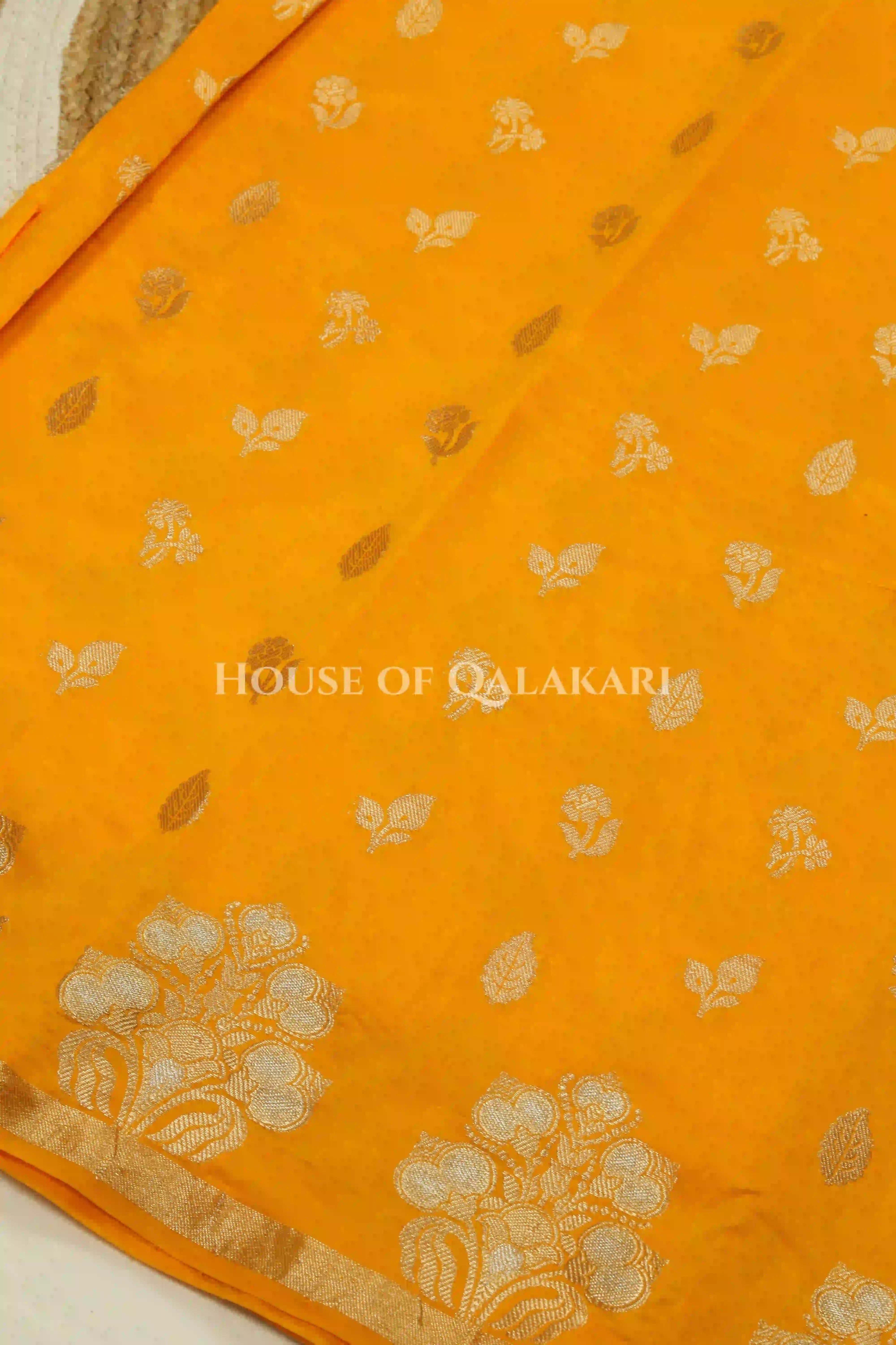 Monga Silk Saree body