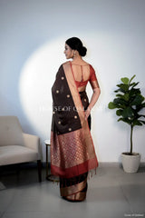 chanderi cotton saree back pose