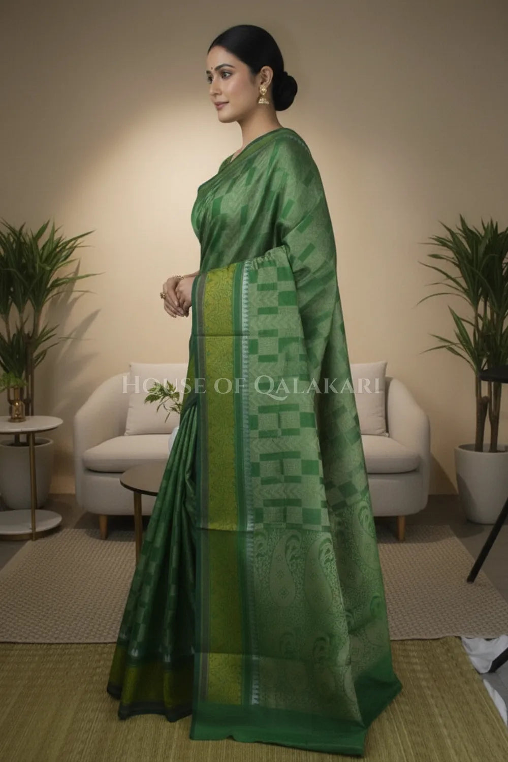 mulmul cotton patola saree 0432 side pose