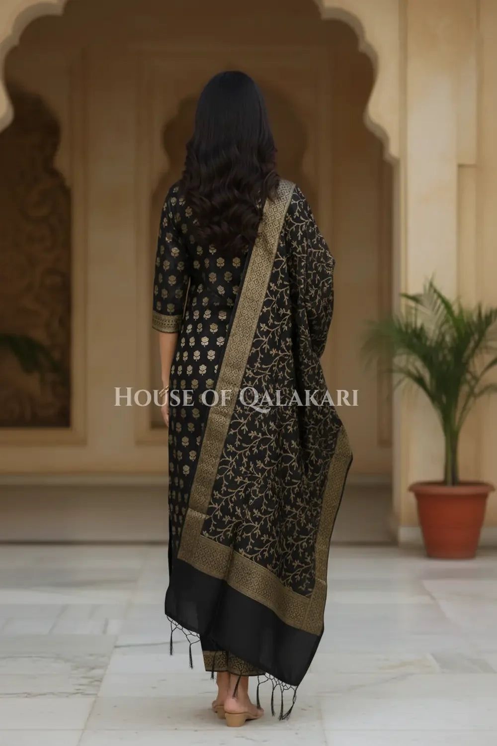 Banarasi Cotton Silk blend Unstitched Dress Material in Black and with matching floral vine jaal dupatta – back pose