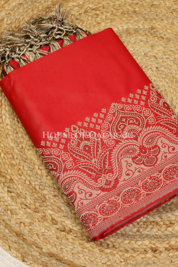 Banarasi Unstitched Dress Material in Red and with plain body and resham border and diagonally striped resham dupatta – kurta