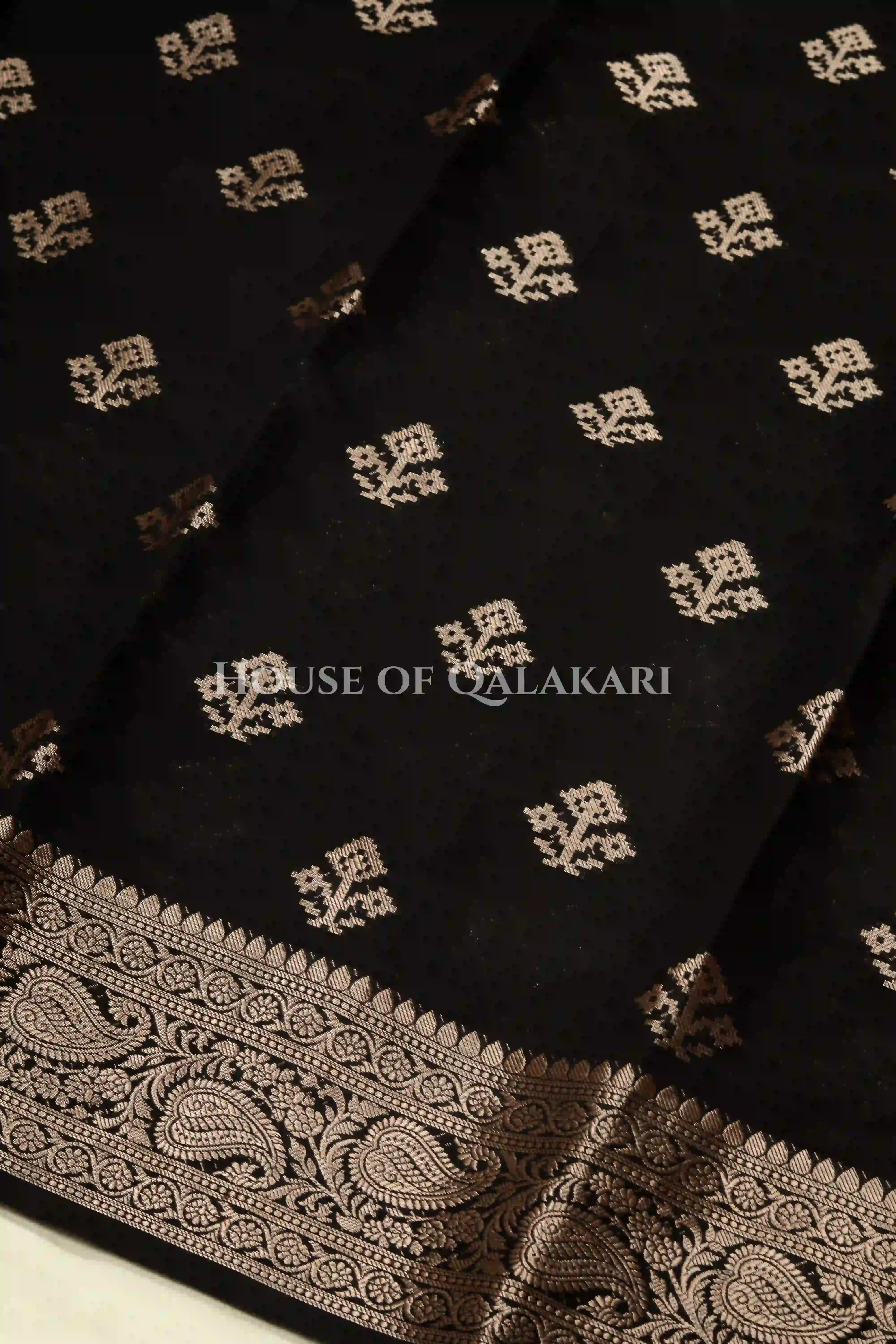Monga Silk Saree body