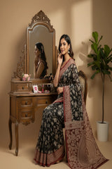 kota cotton kalamkari saree 0451 getting ready pose