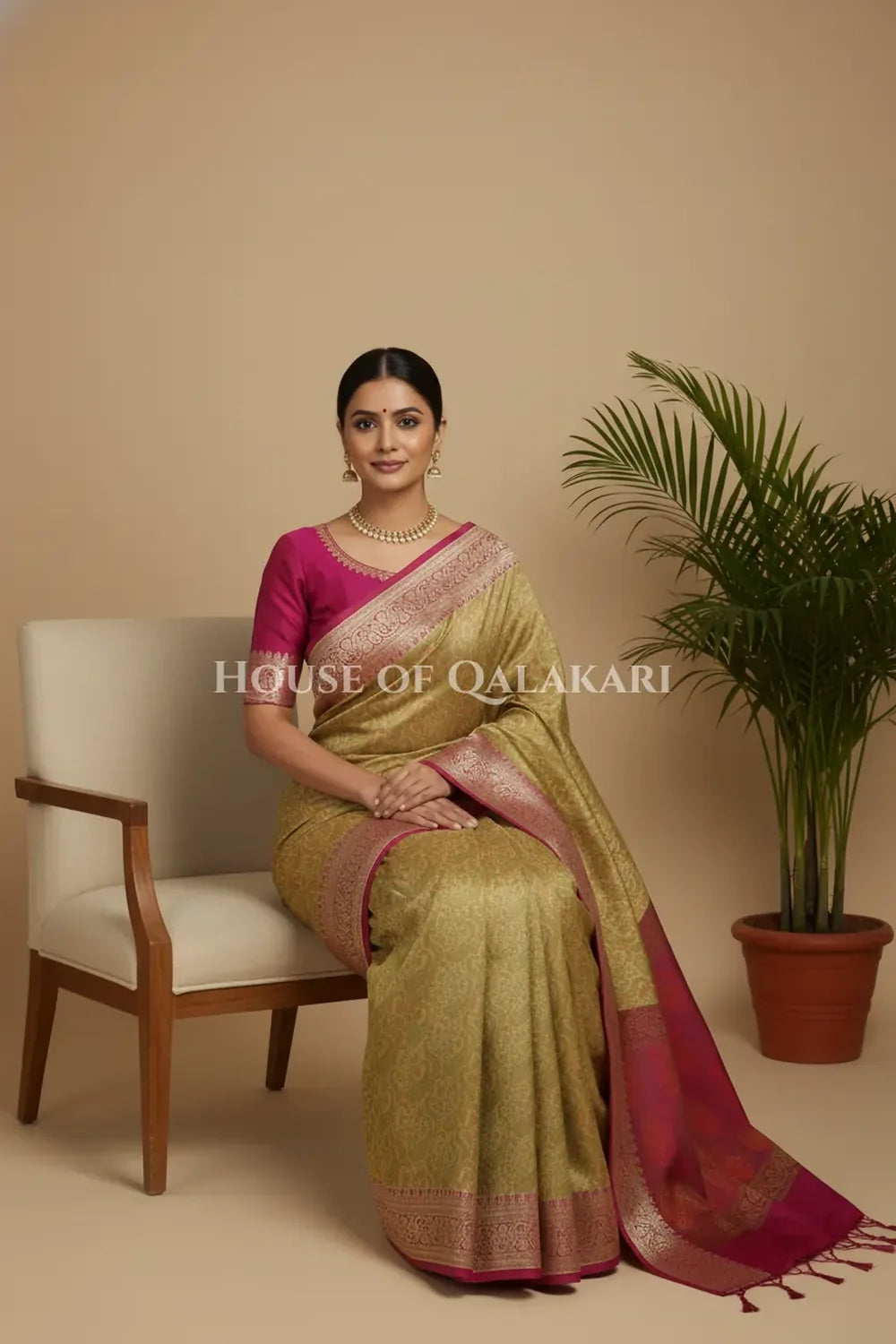 Tanchui Cotton Saree sitting pose