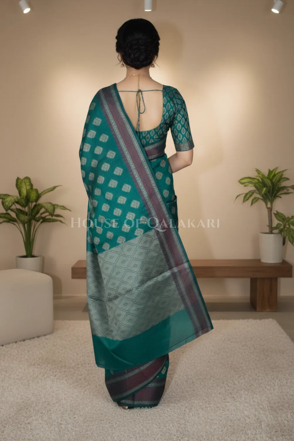 mulmul cotton patola saree 0423 back pose