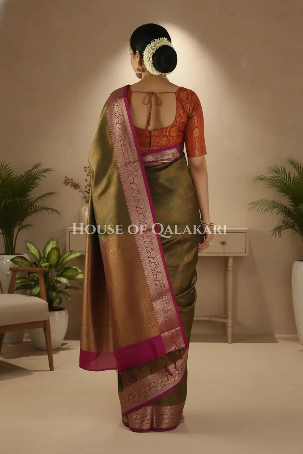 Tanchui Cotton Saree back pose
