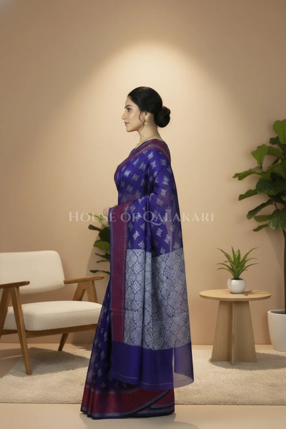 mulmul cotton patola saree 0437 side pose