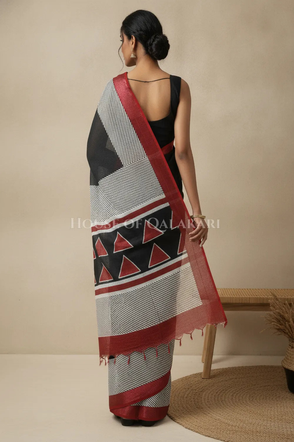 linen cotton saree 482 back pose
