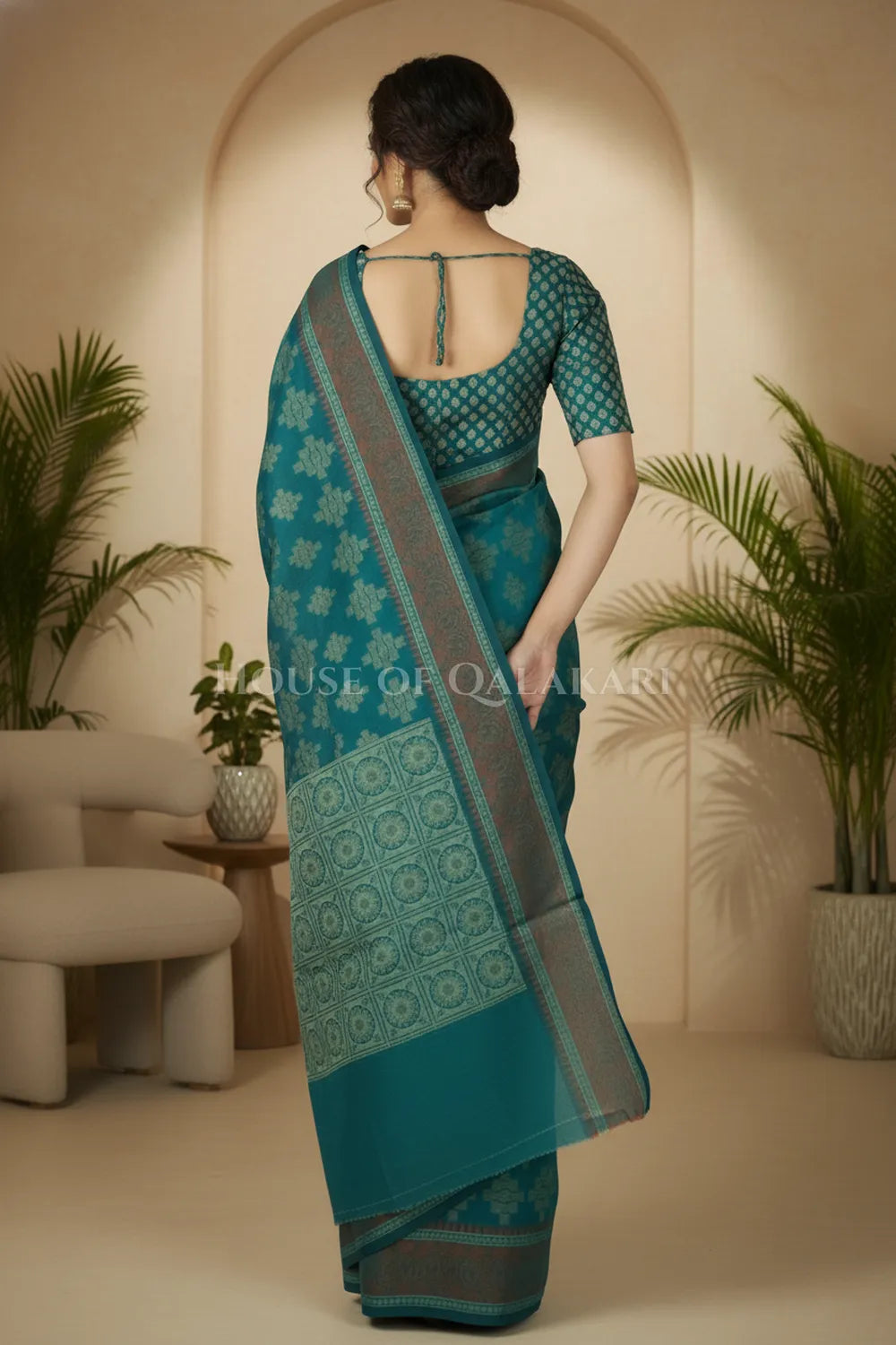 mulmul cotton patola saree 0441 back pose