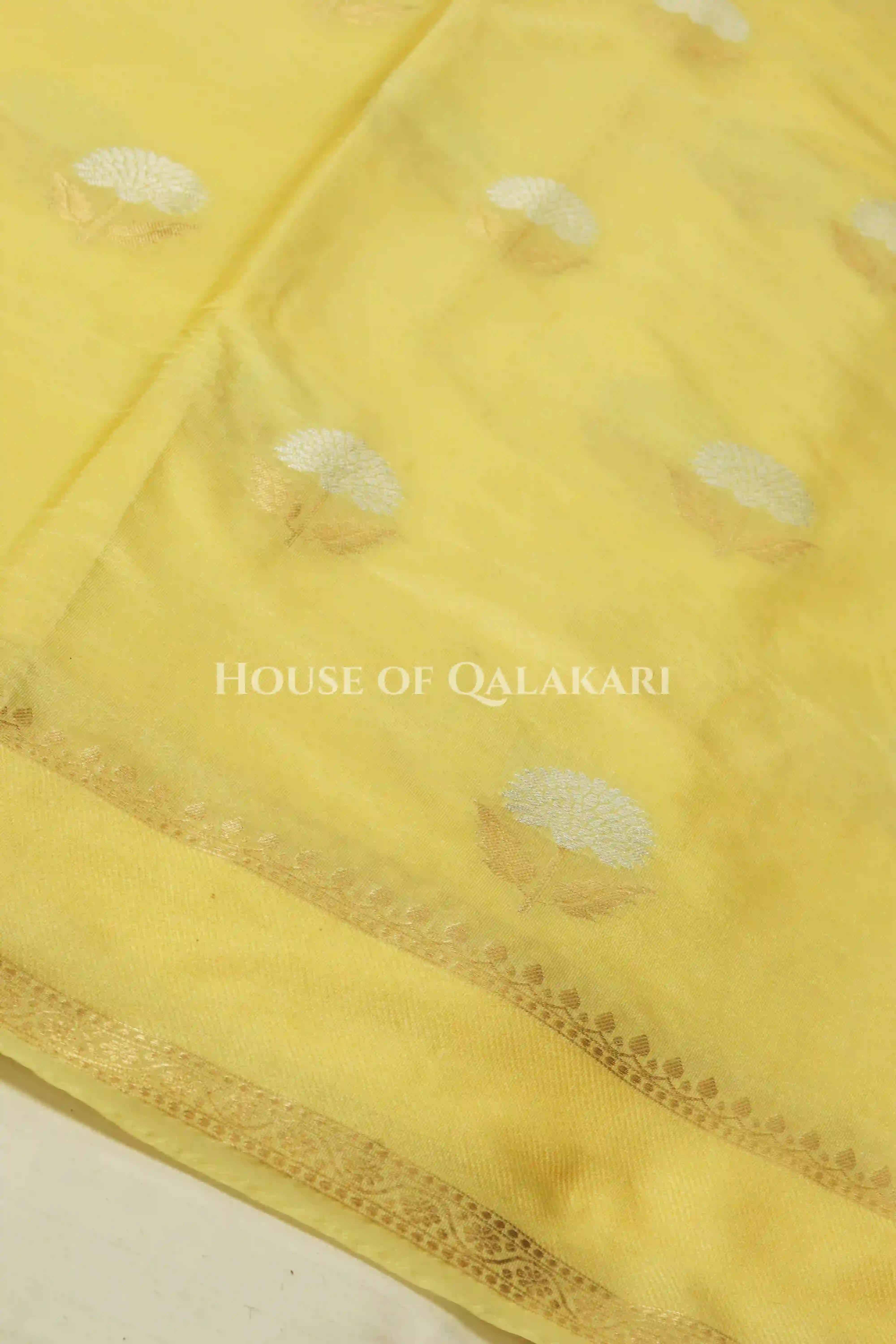 moonga silk saree body