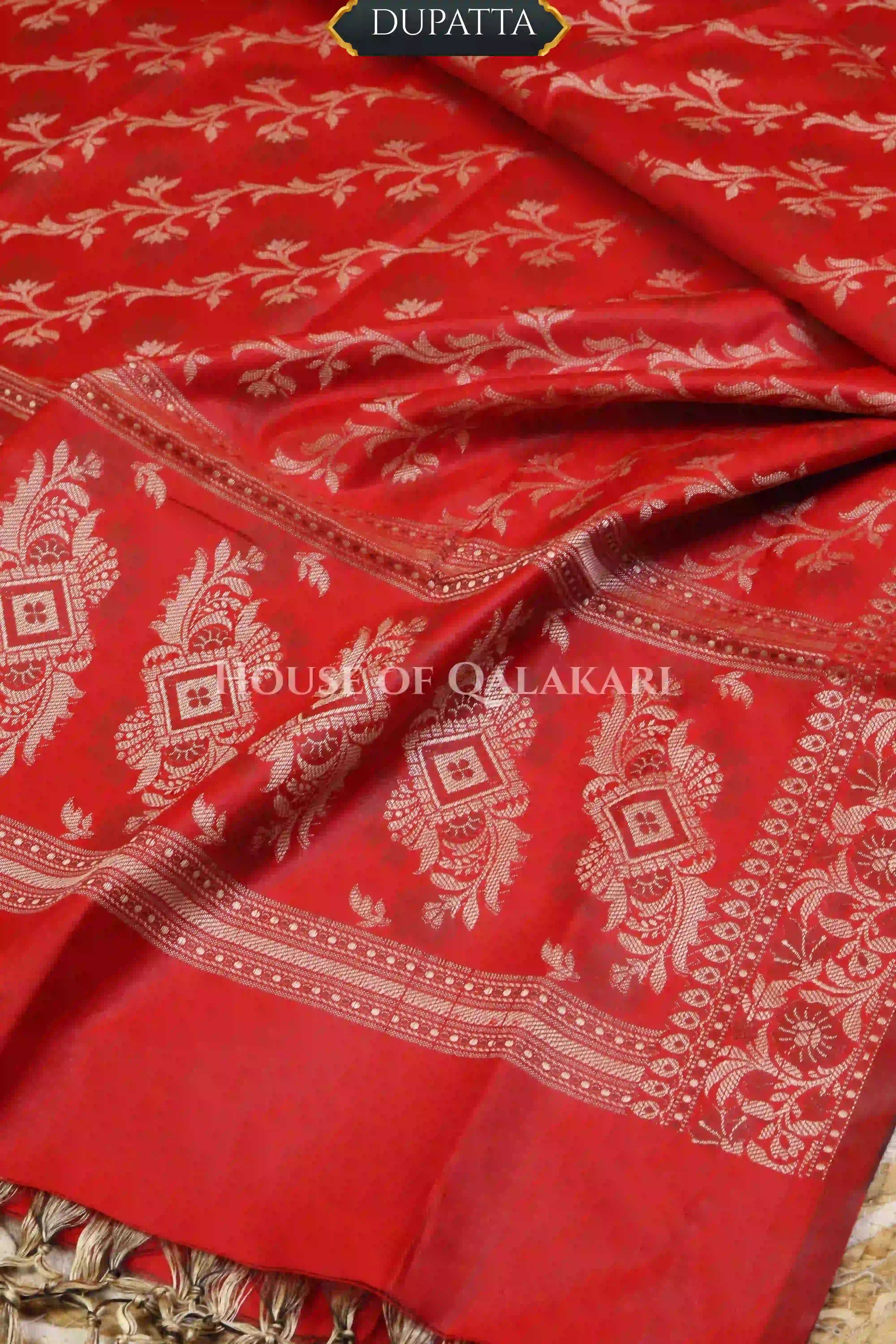Banarasi Unstitched Dress Material in Red and with plain body and resham border and diagonally striped resham dupatta – dupatta