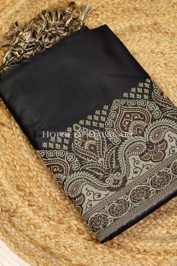 Banarasi Unstitched Dress Material in Black and with plain body and resham border and diagonally striped resham dupatta – kurta