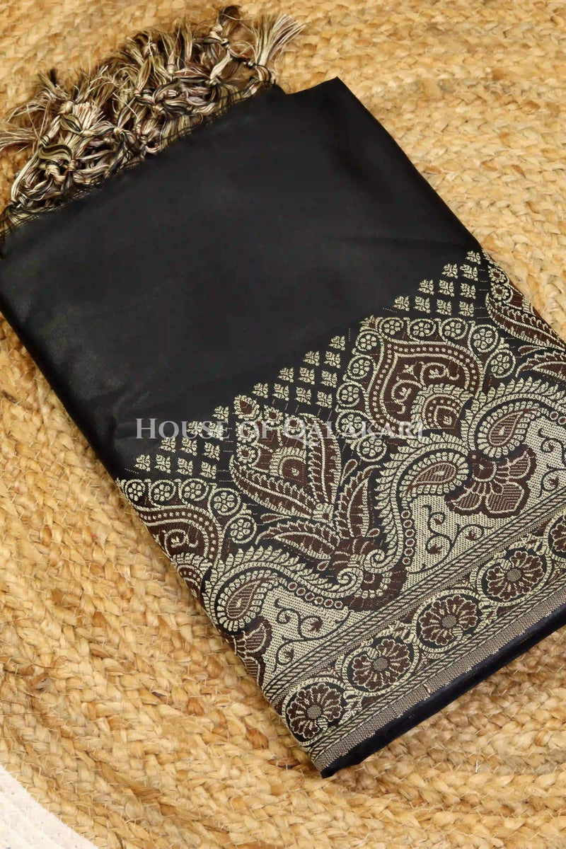 Banarasi Unstitched Dress Material in Black and with plain body and resham border and diagonally striped resham dupatta – kurta