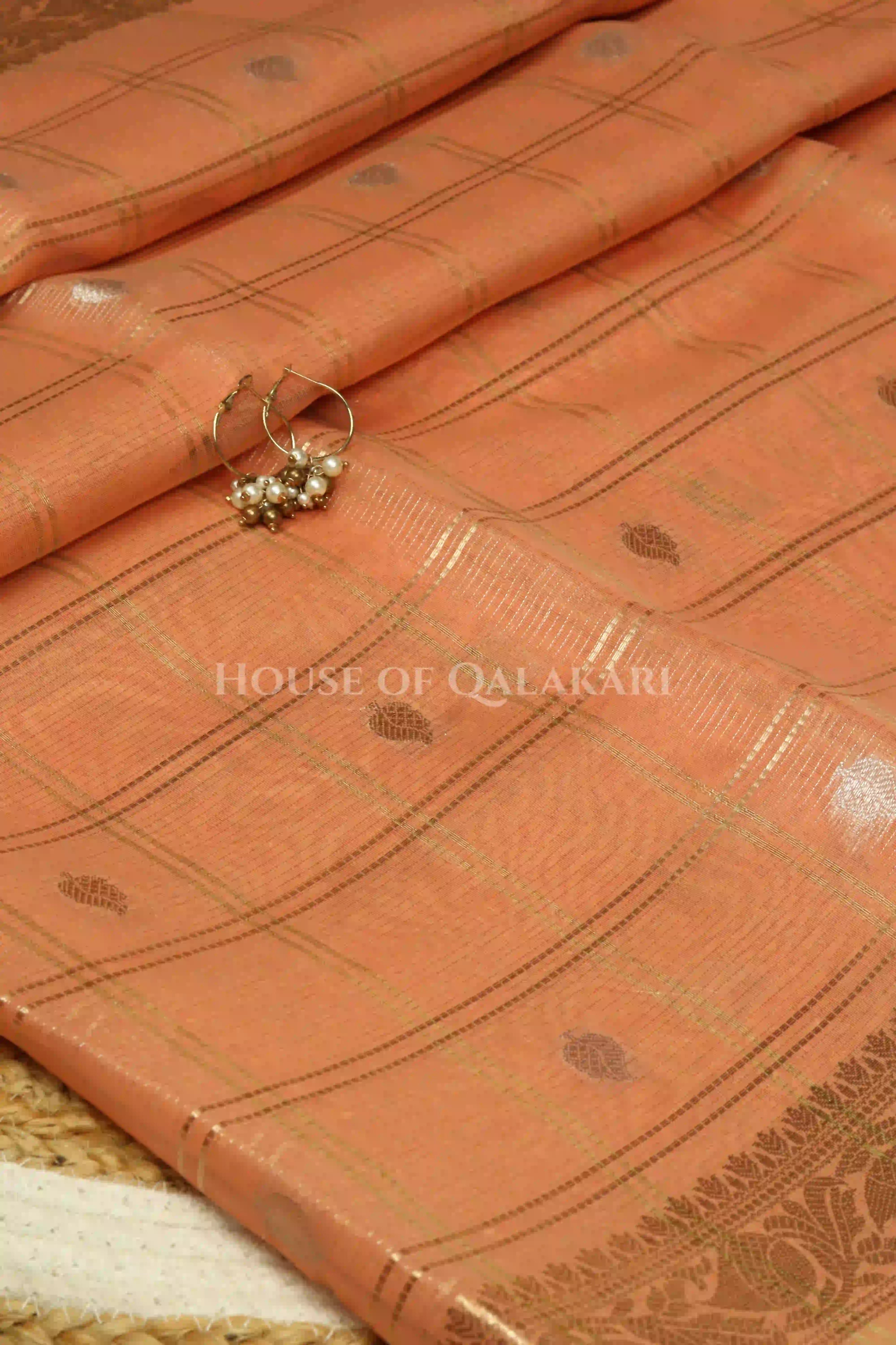 linen saree body