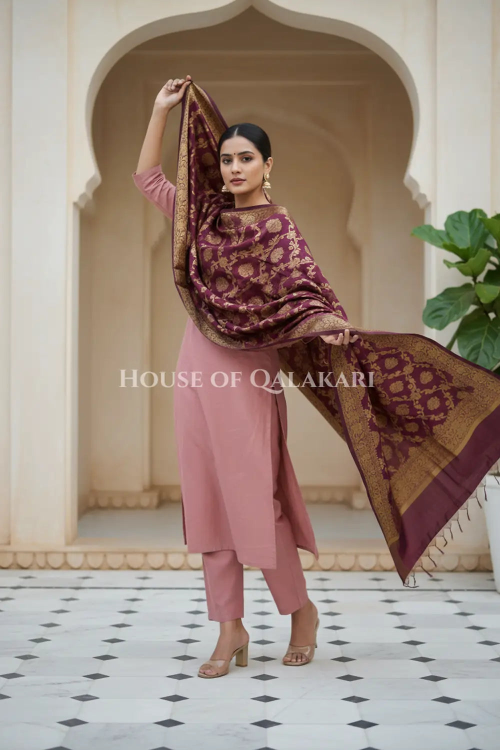 silk dupatta 0246 dramatic pose