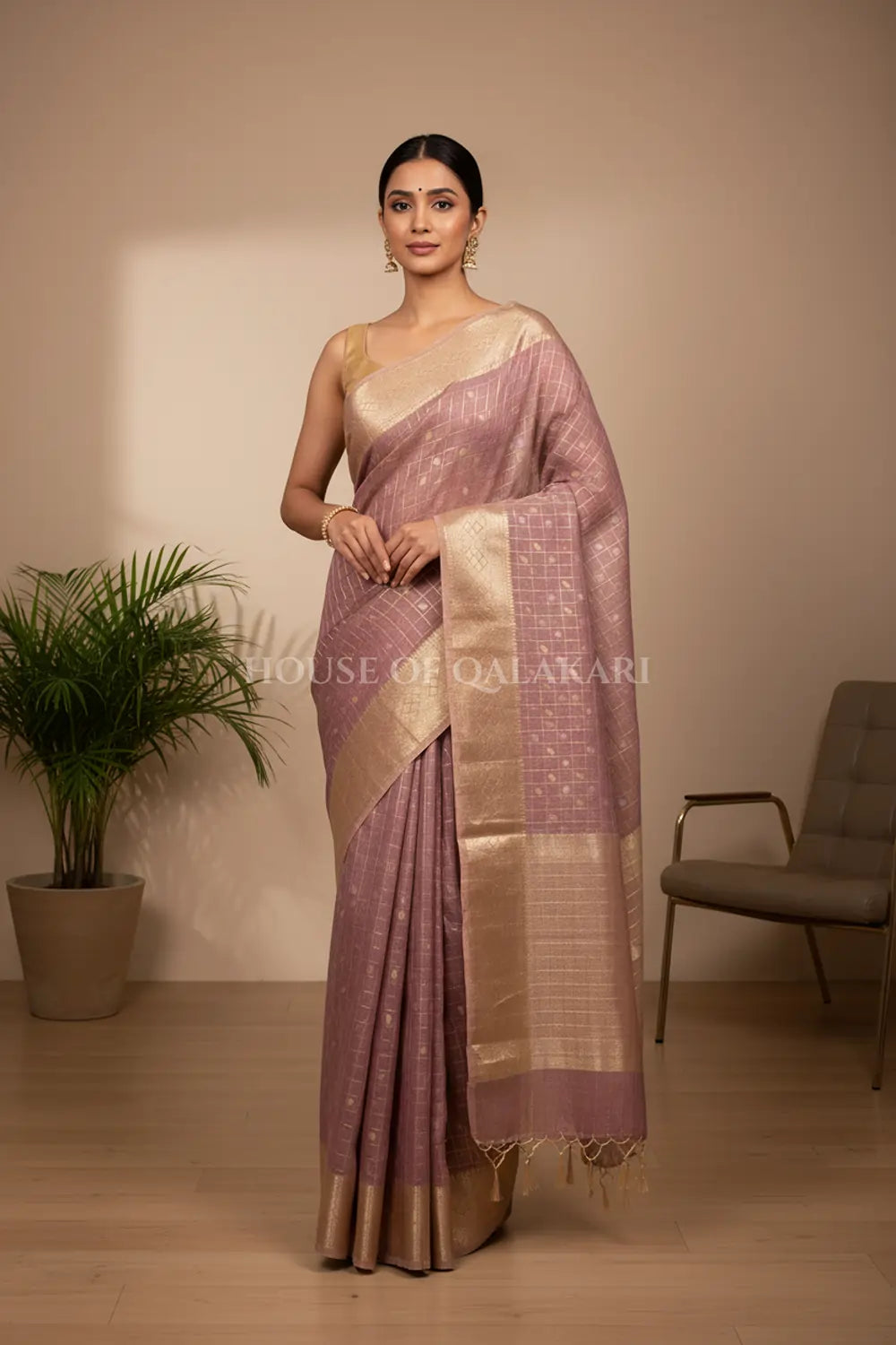 linen saree front pose