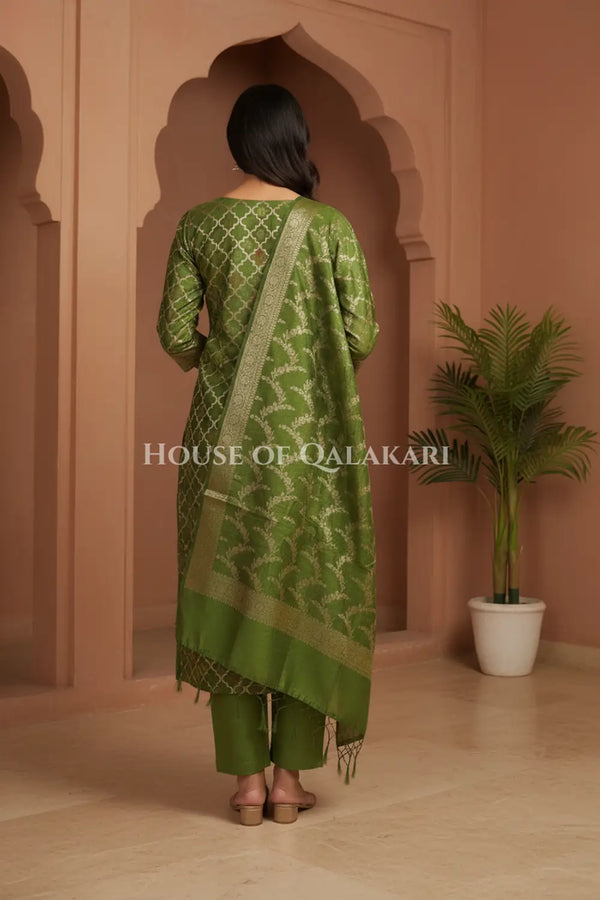 Banarasi Chanderi Cotton Unstitched Dress Material in Mehndi and with matching floral vine jaal dupatta – back pose