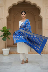 silk dupatta 0243 dramatic pose