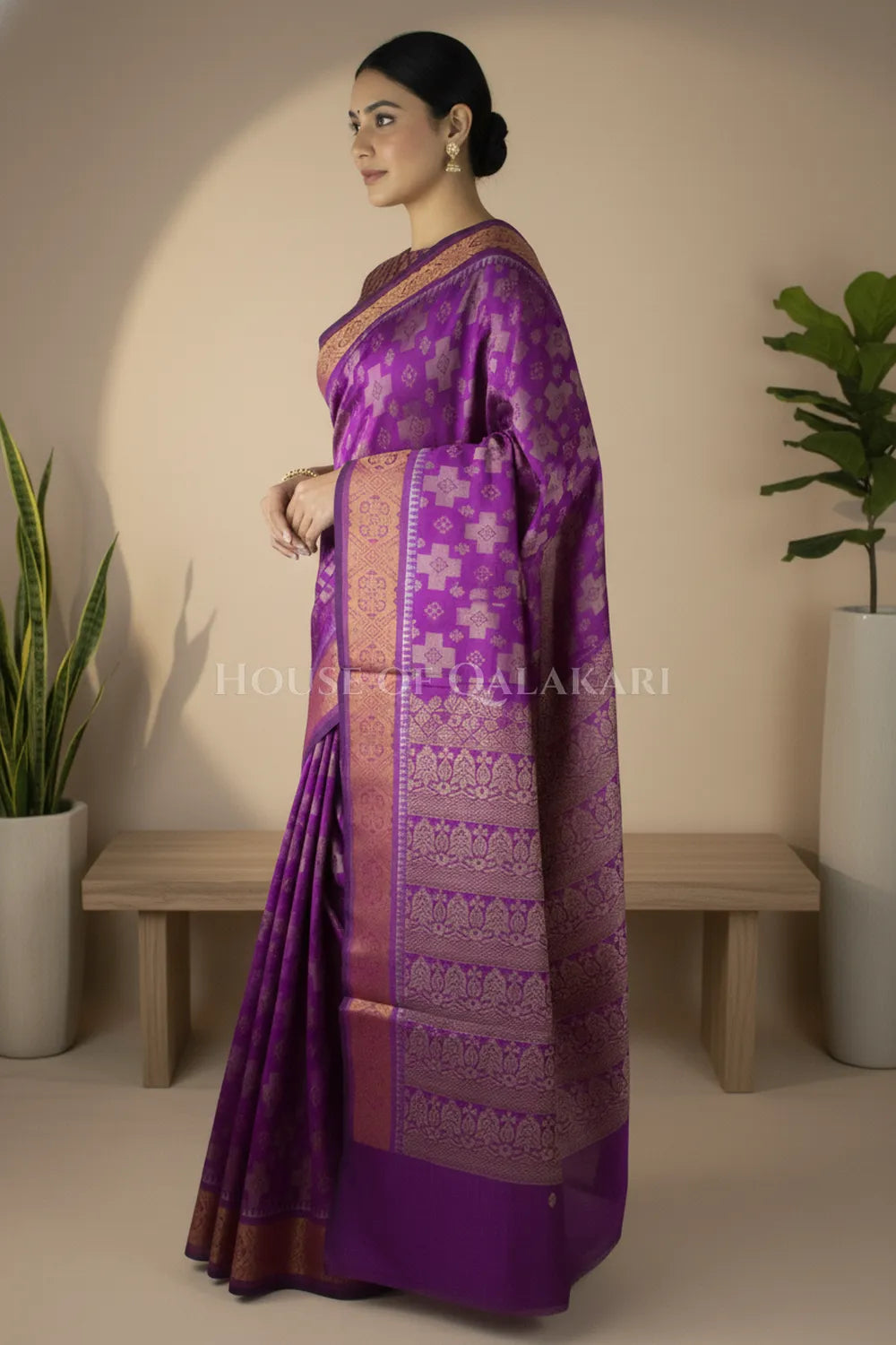 mulmul cotton patola saree 0427 side pose