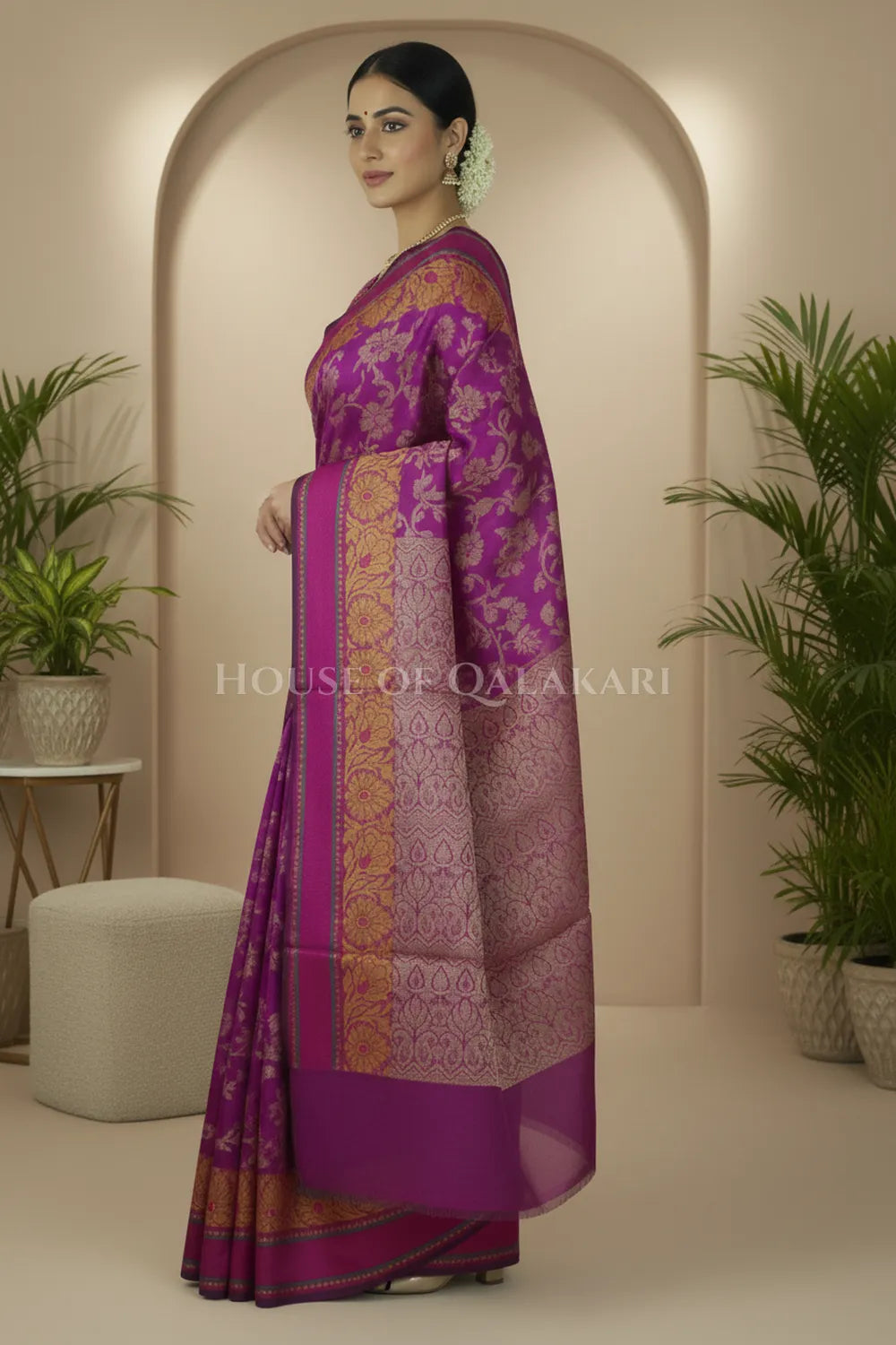 mulmul cotton patola saree 0414 side pose