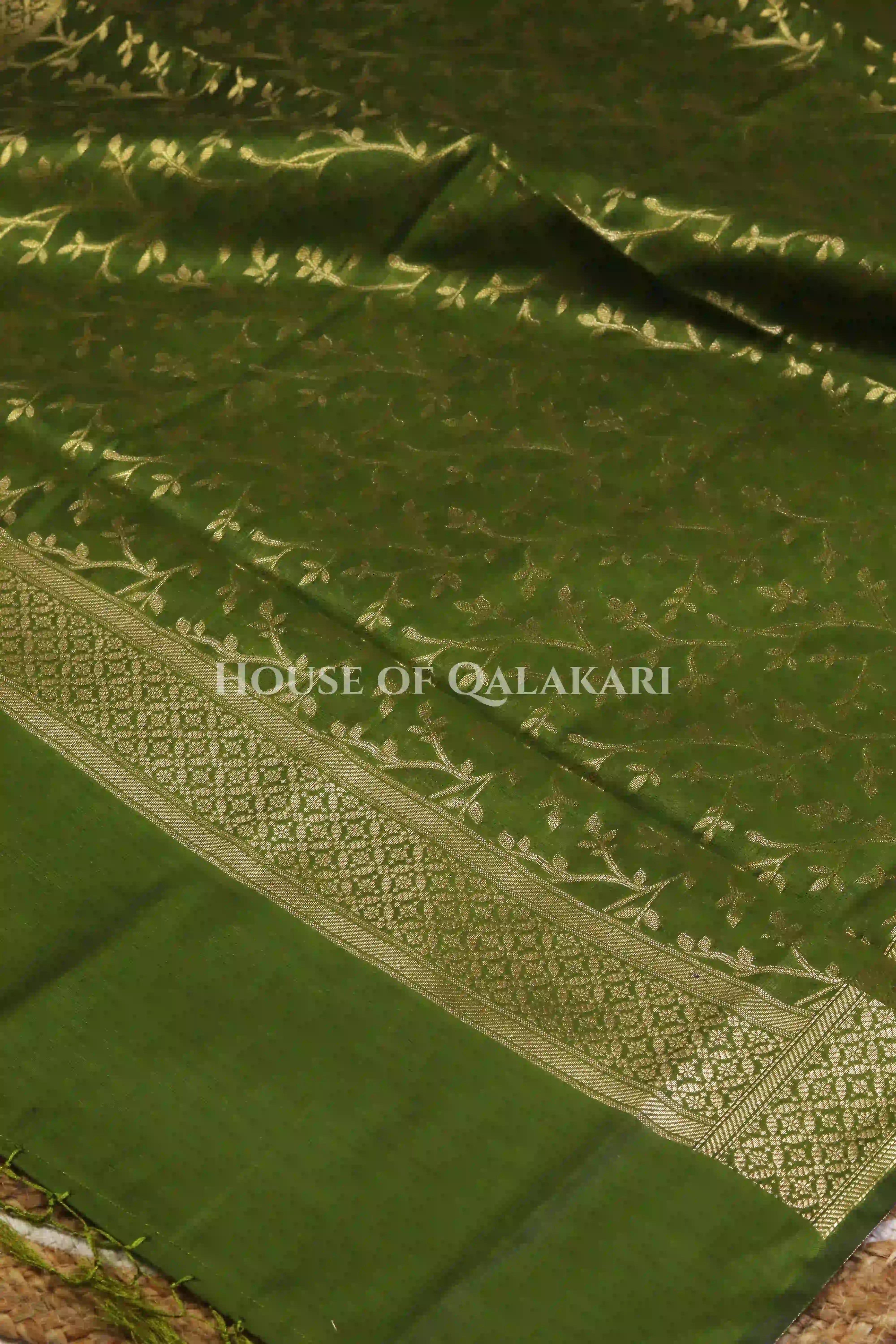 Banarasi Cotton Silk blend Unstitched Dress Material in Mehndi and with matching floral vine jaal dupatta – dupatta