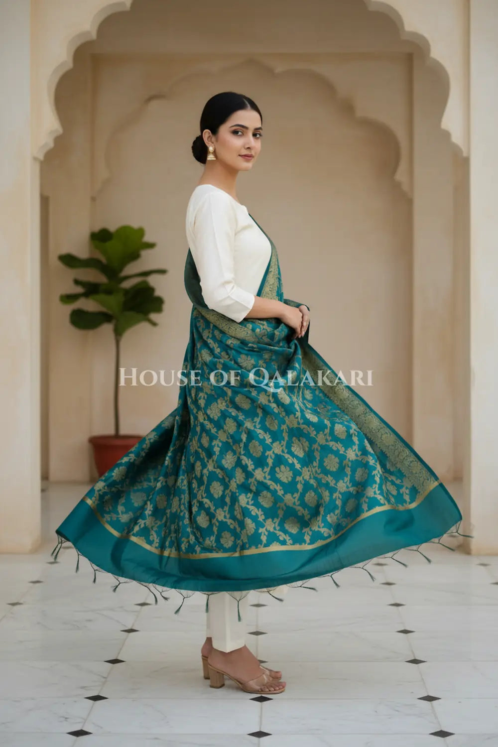 silk dupatta 0249 side pose