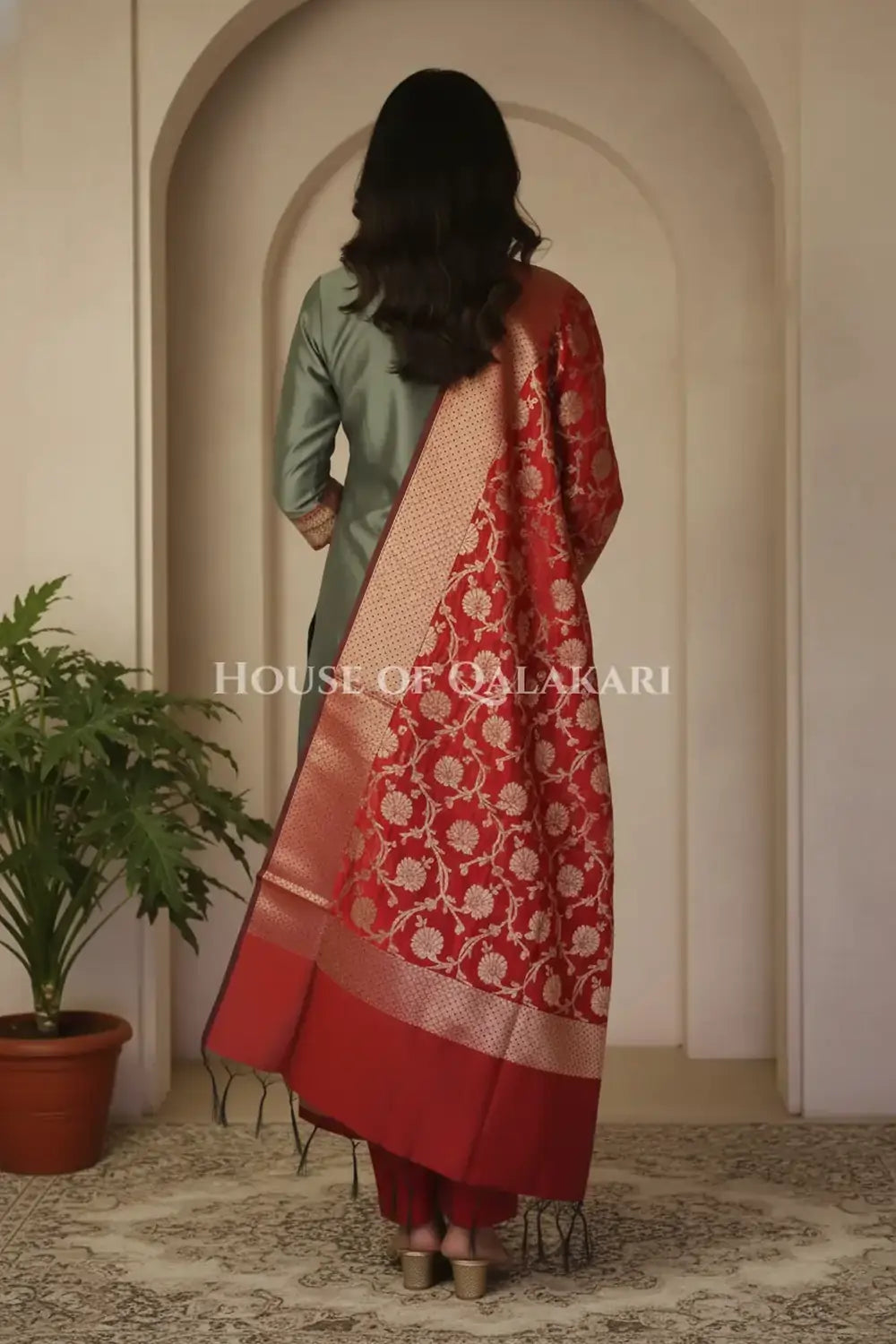 Banarasi silk Unstitched Dress Material in grey and red contrast with Intricate Zari Buti – back pose