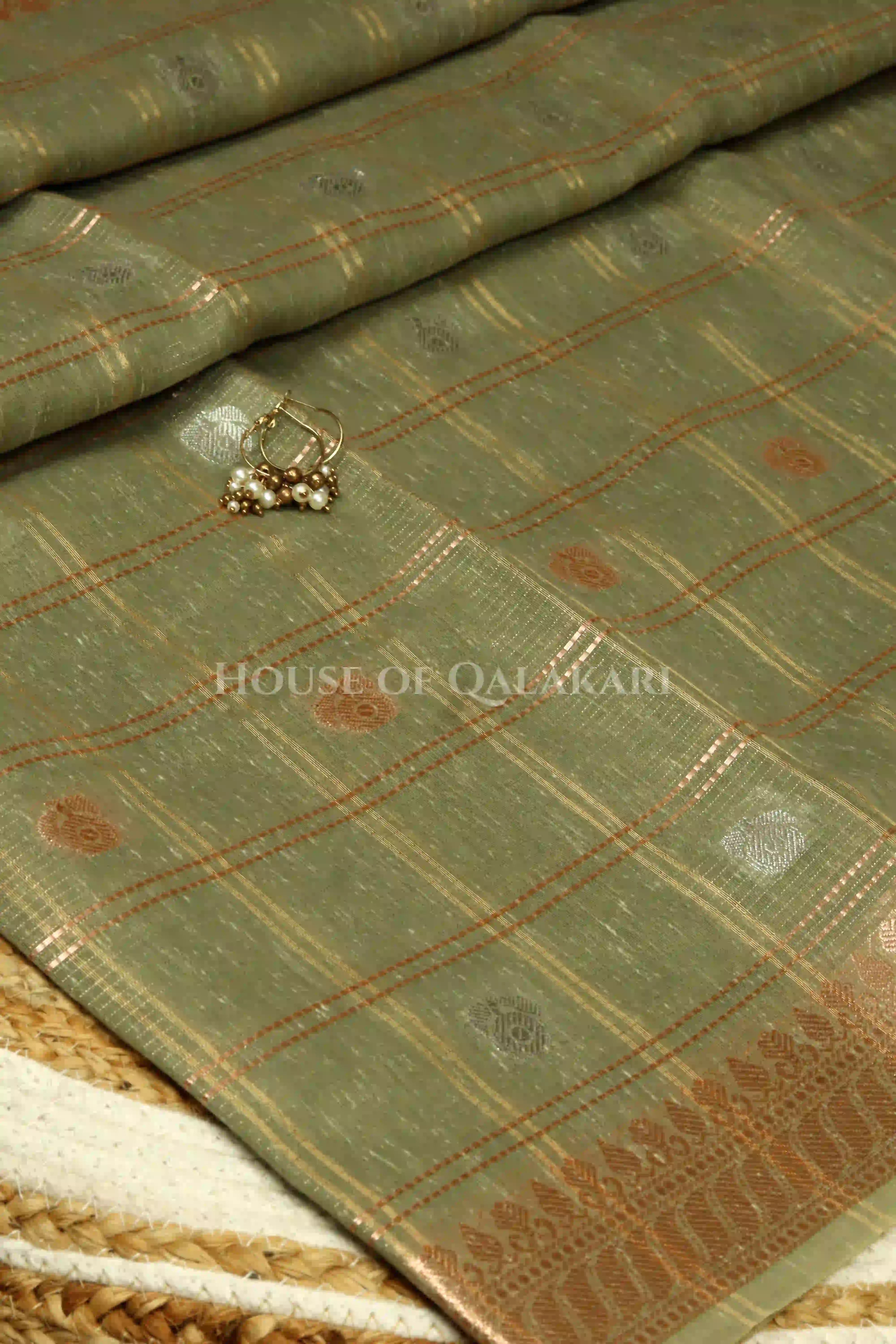 linen saree body