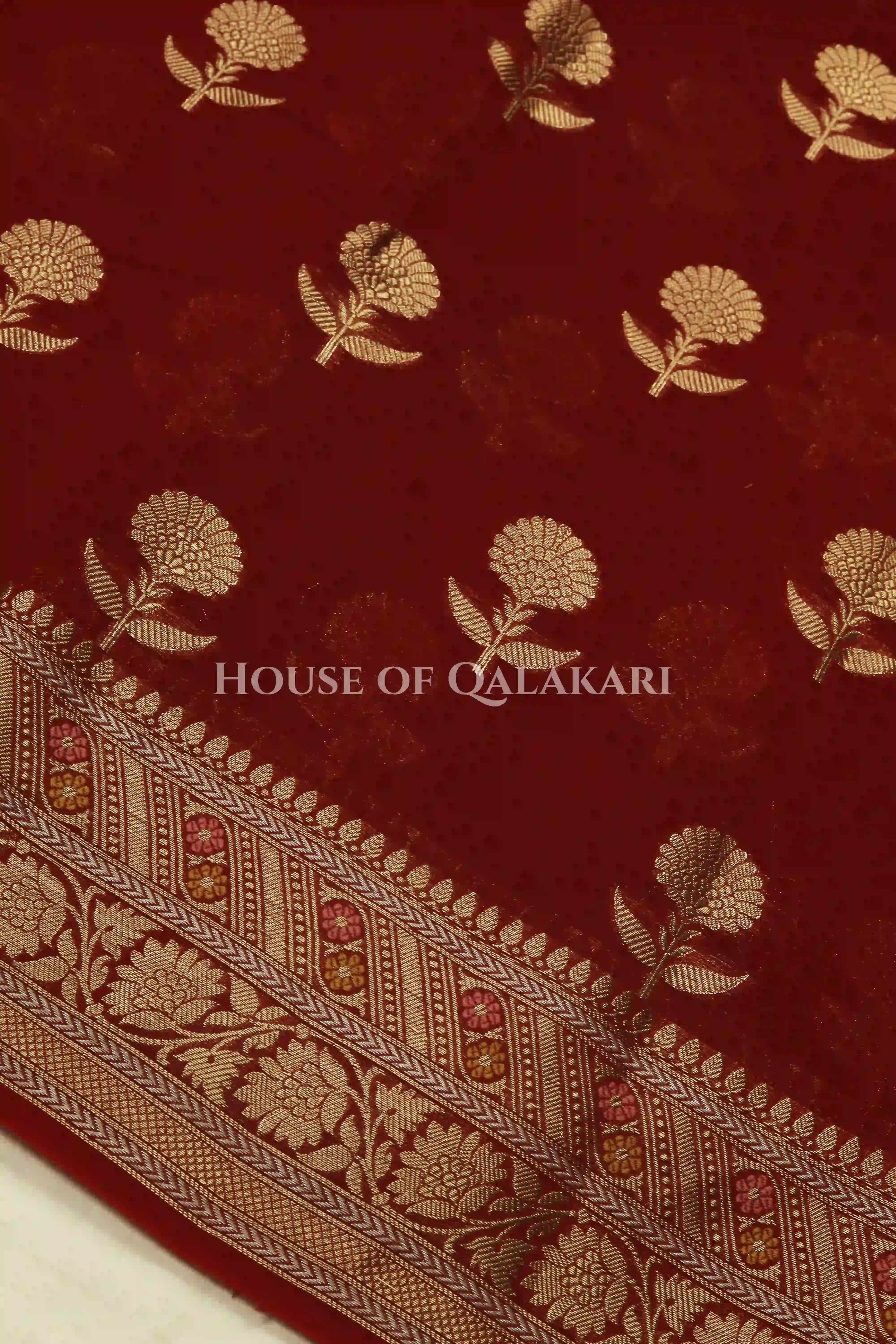 chiniya pure silk saree bridal pose 