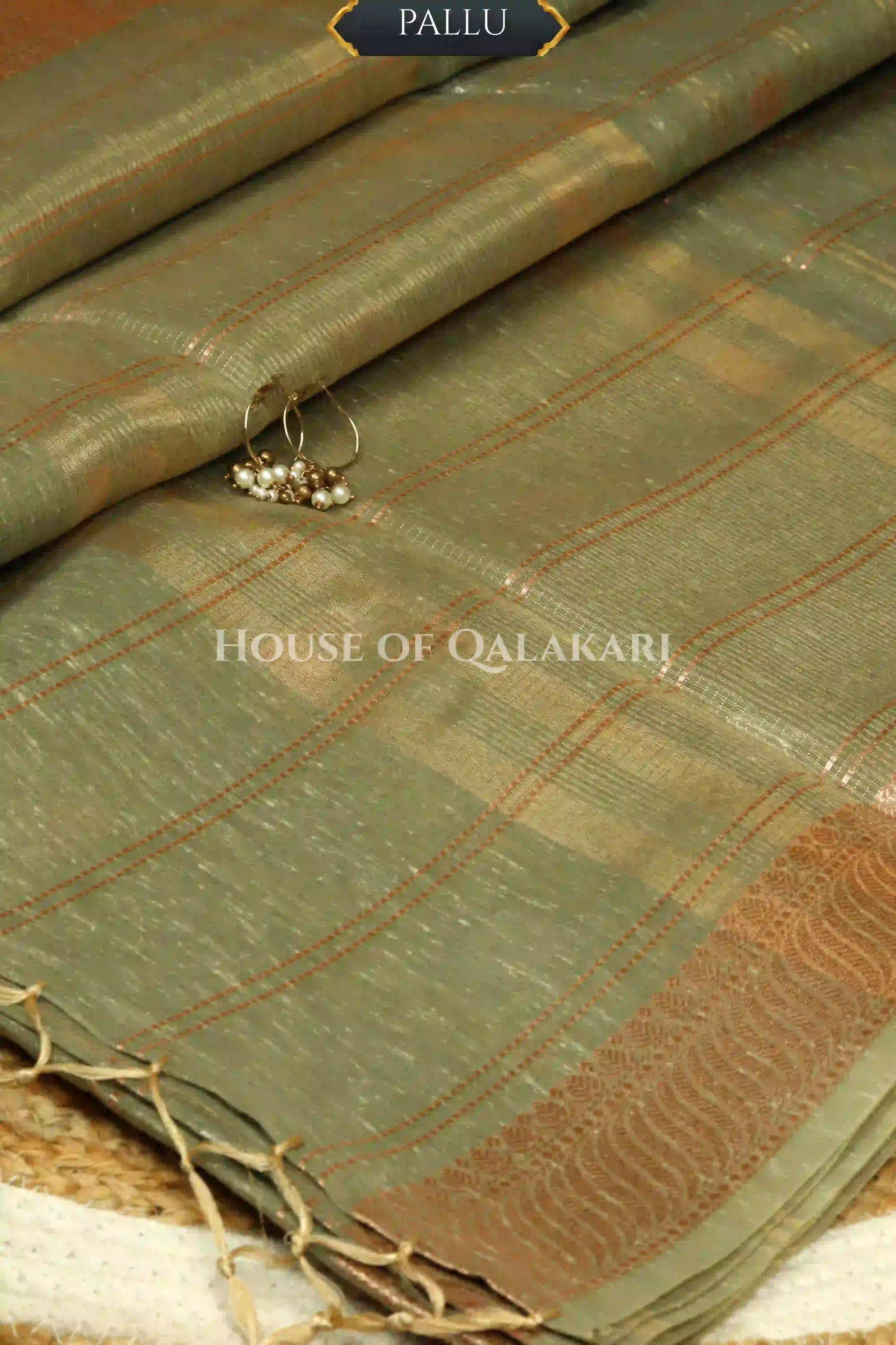 linen saree pallu
