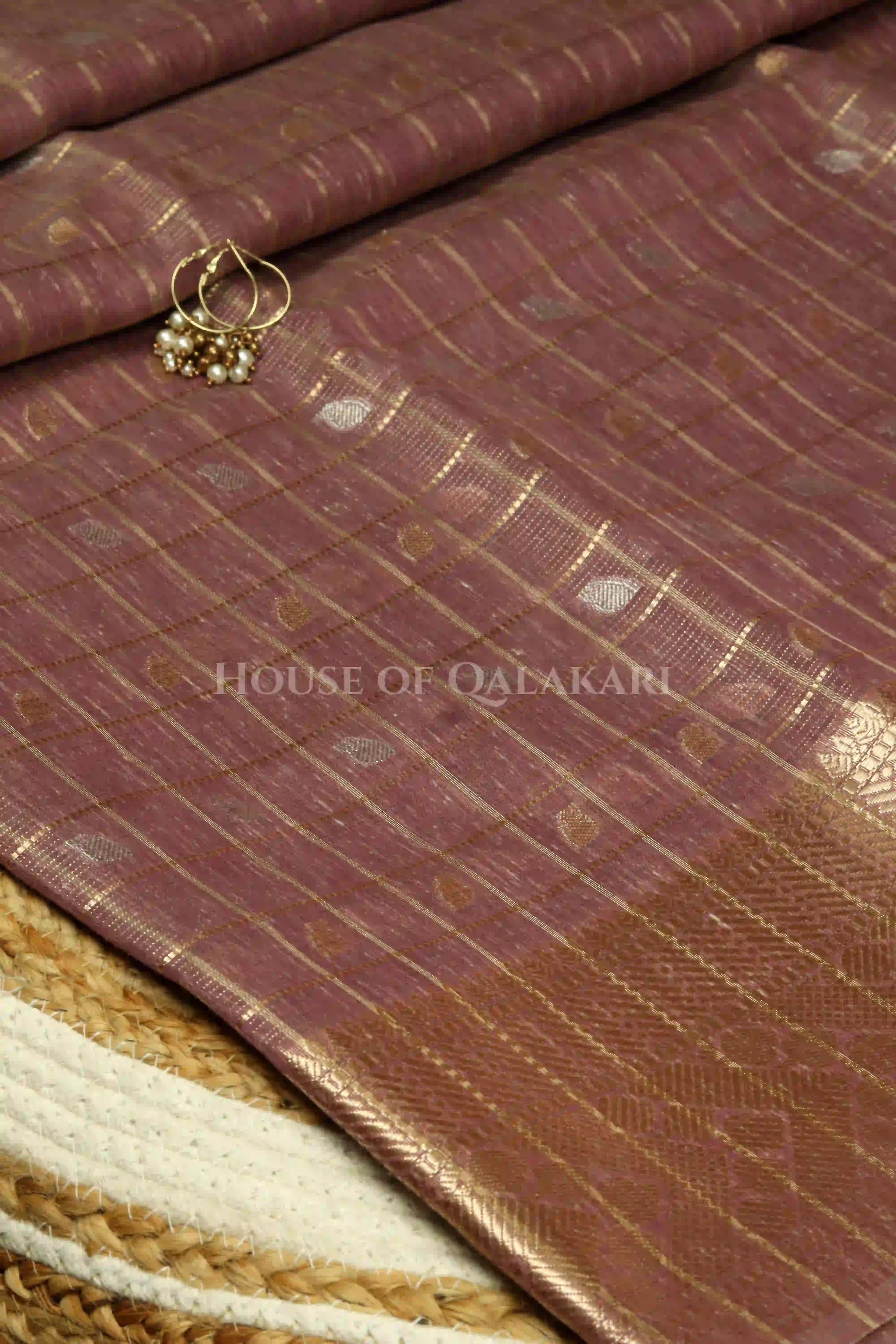 linen saree body