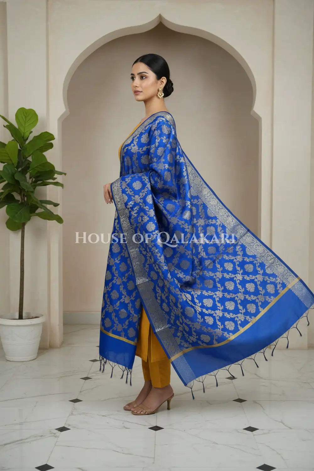 silk dupatta 0243 side pose2