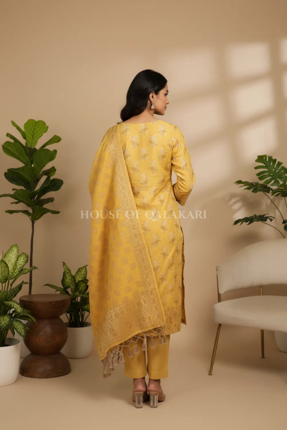 chanderi cotton dress material back pose