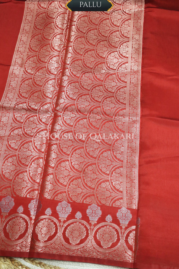Banarasi Raw Mango Silk Saree in Maroon with Plain Body & Floral Zari Border & Pallu