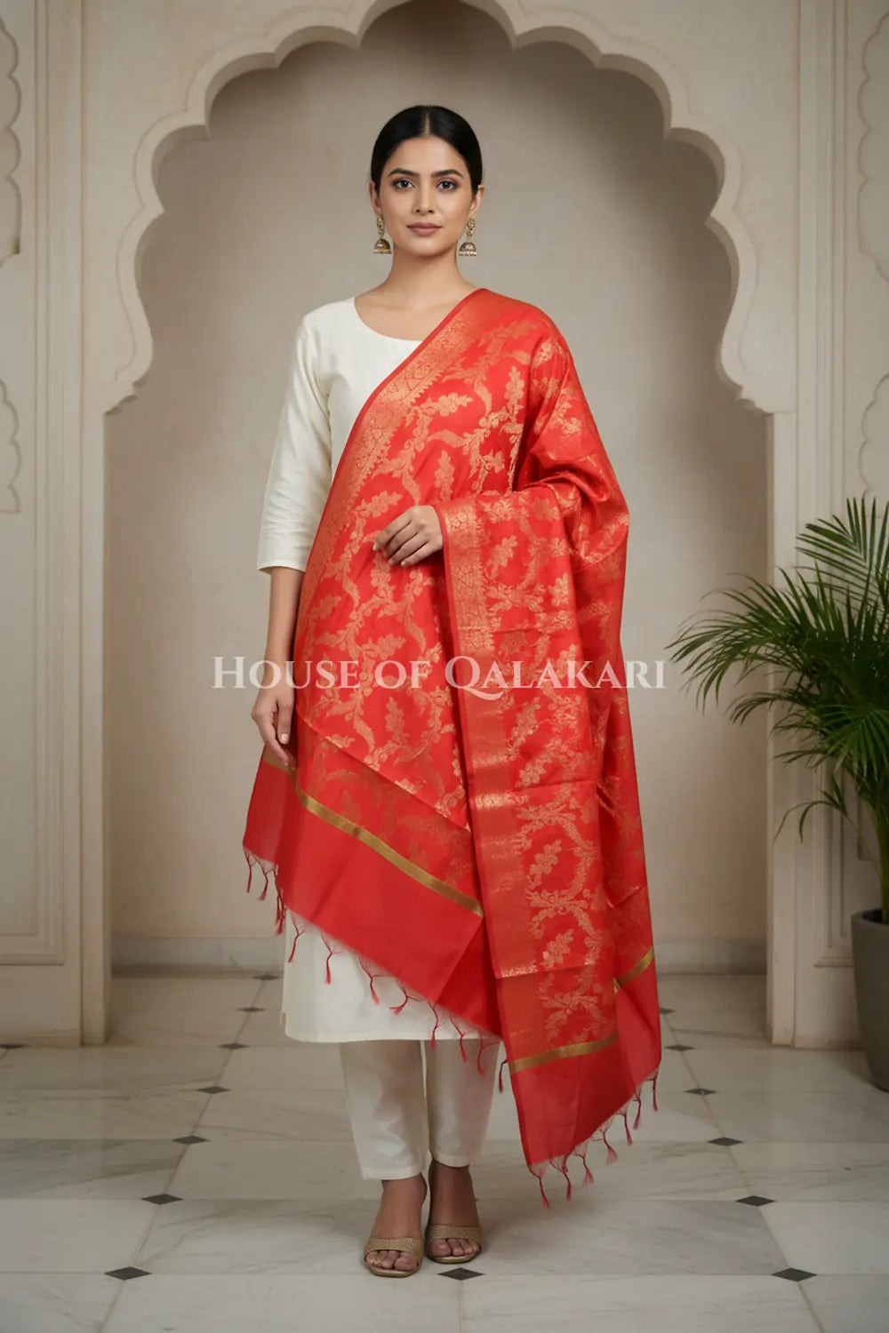 Banarasi Silk Dupatta in Red with all over floral vine jaal