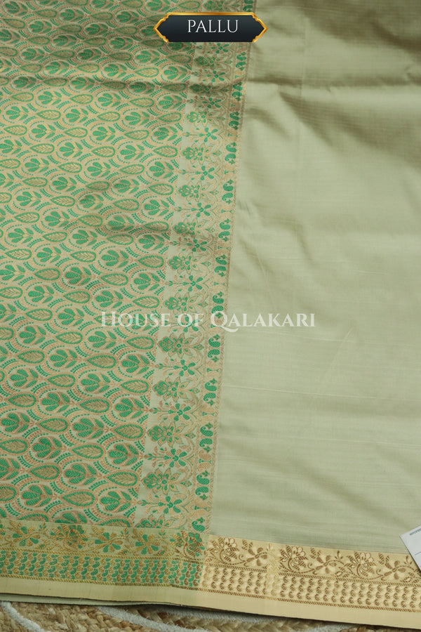 Green Jamewaar Work Banarasi Silk Saree with Ivory Zari Border and Pallu